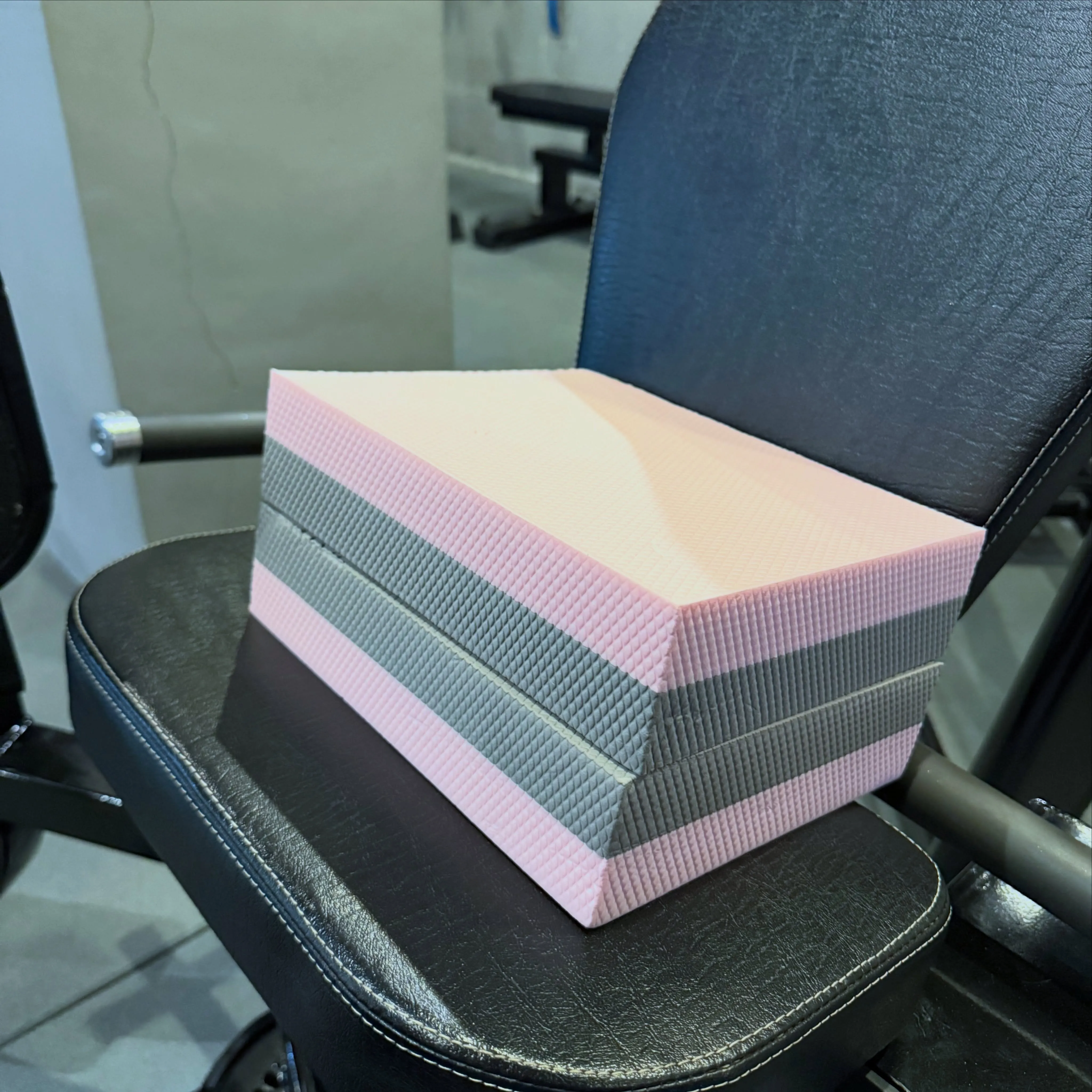 ヒップアブダクション用のアイテムを用意しました😊