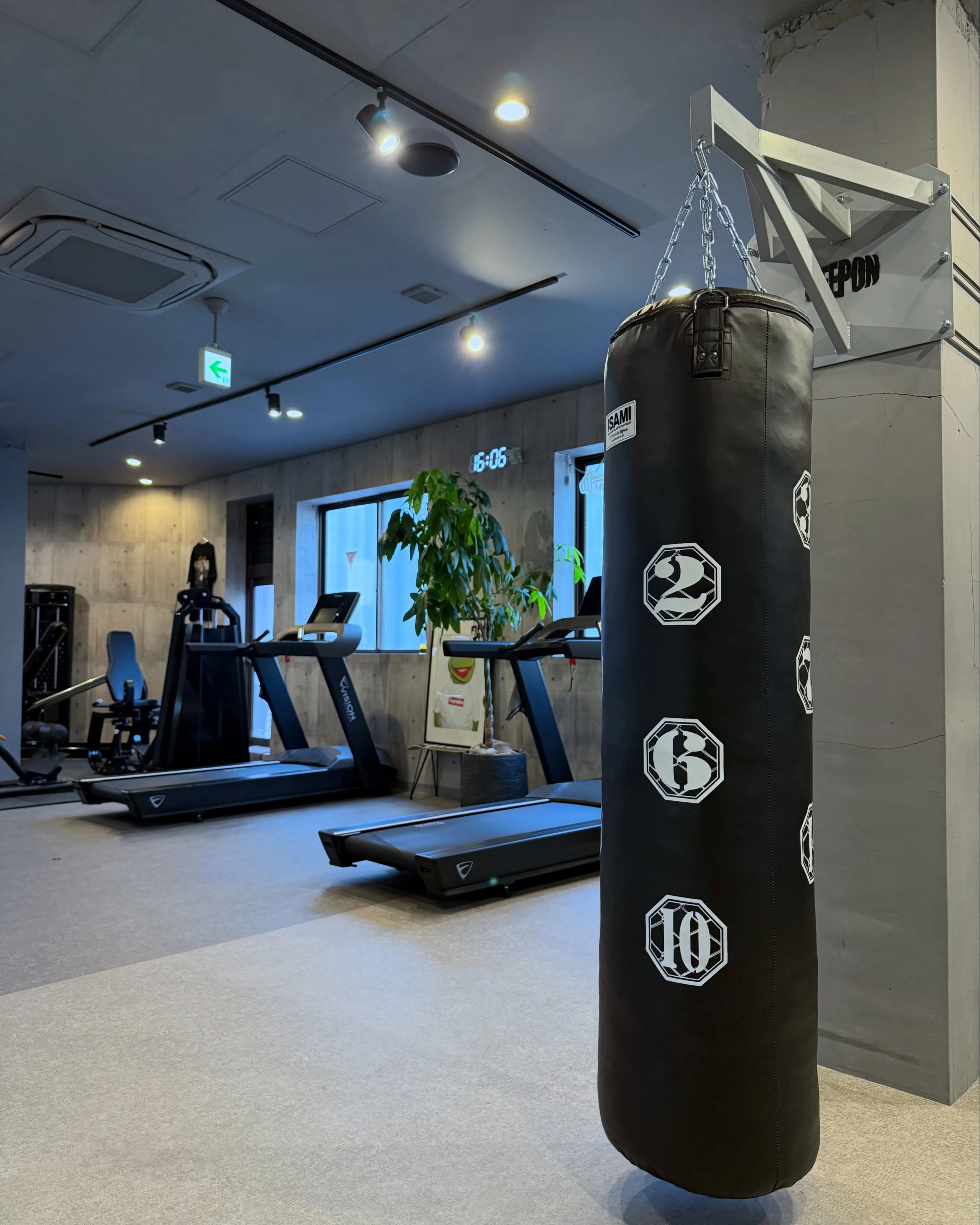 いつもの筋トレをキックボクシングに変更も可能です🥊