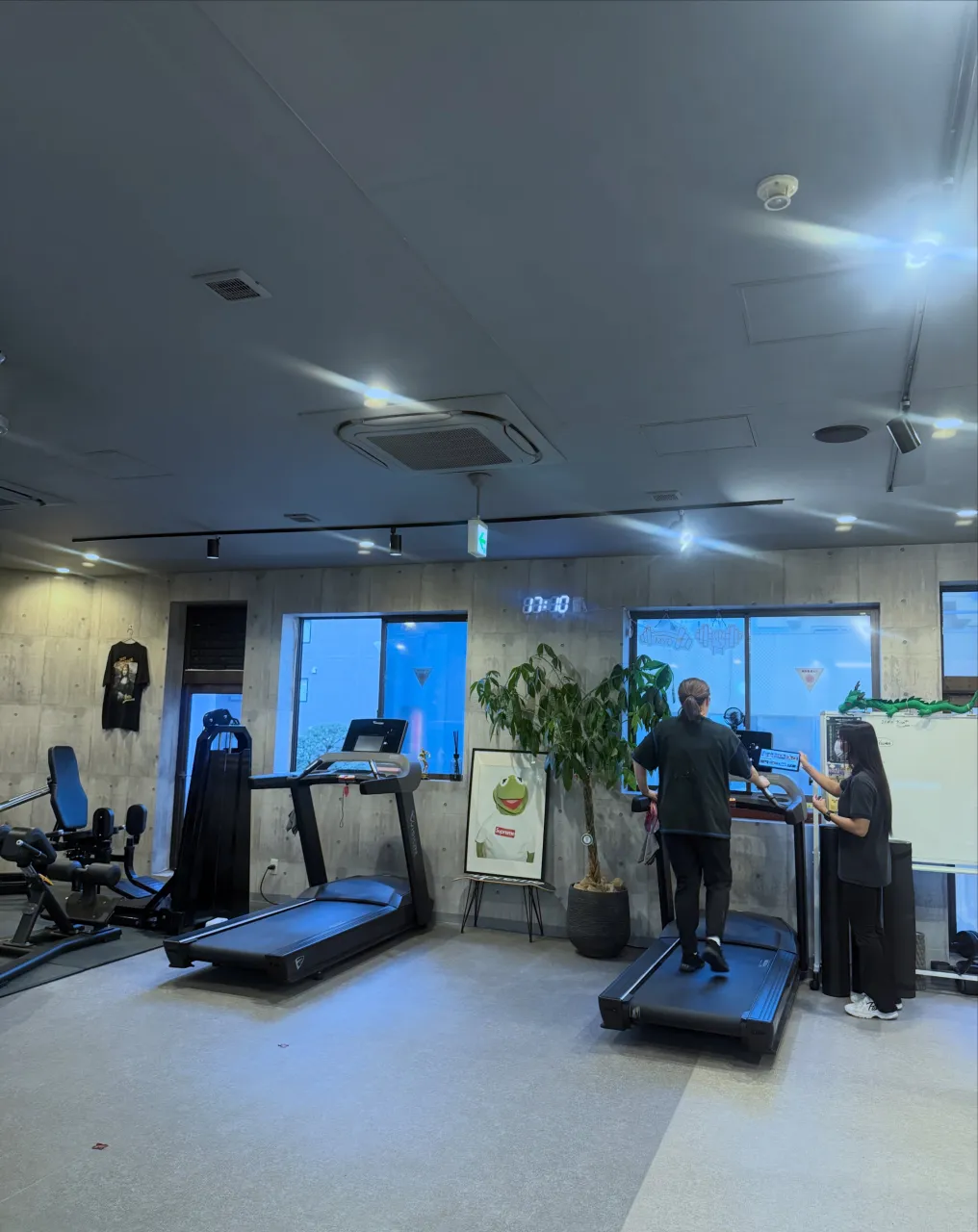 私たちKEEP ON FITNESSのトレーナーはサービス向...